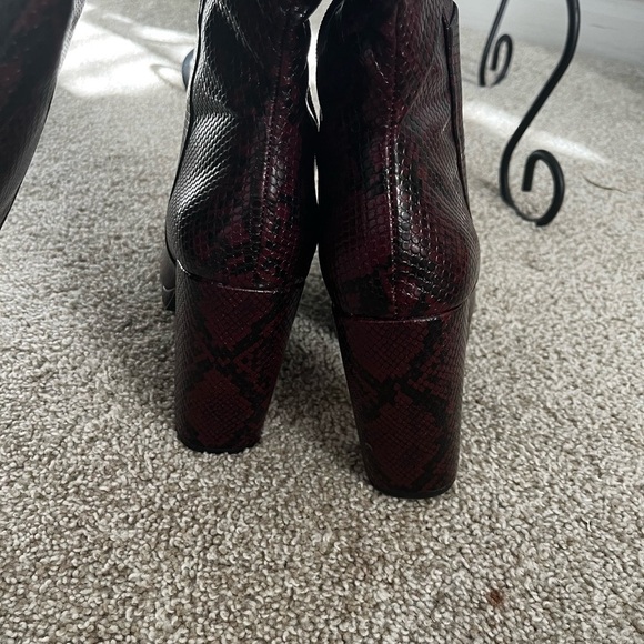 Shoe Dazzle Burgundy Snake print Heeled Boots with Block Heel - Picture 3 of 4